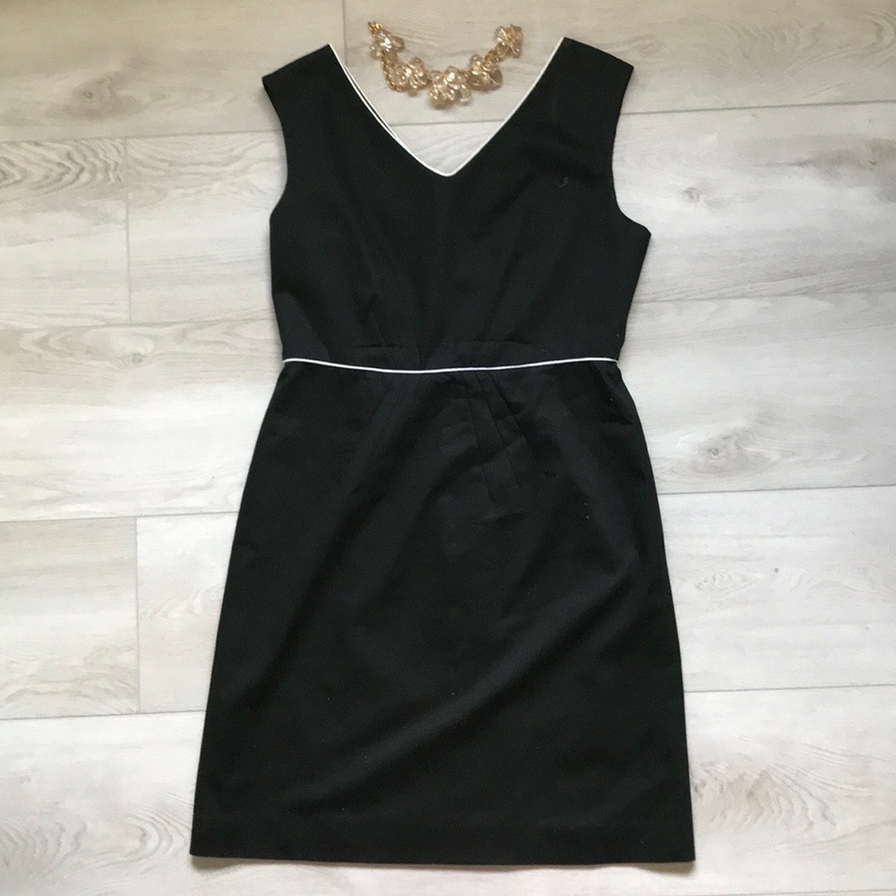 🎊Elegant Tahari Black Midi Dress 👗